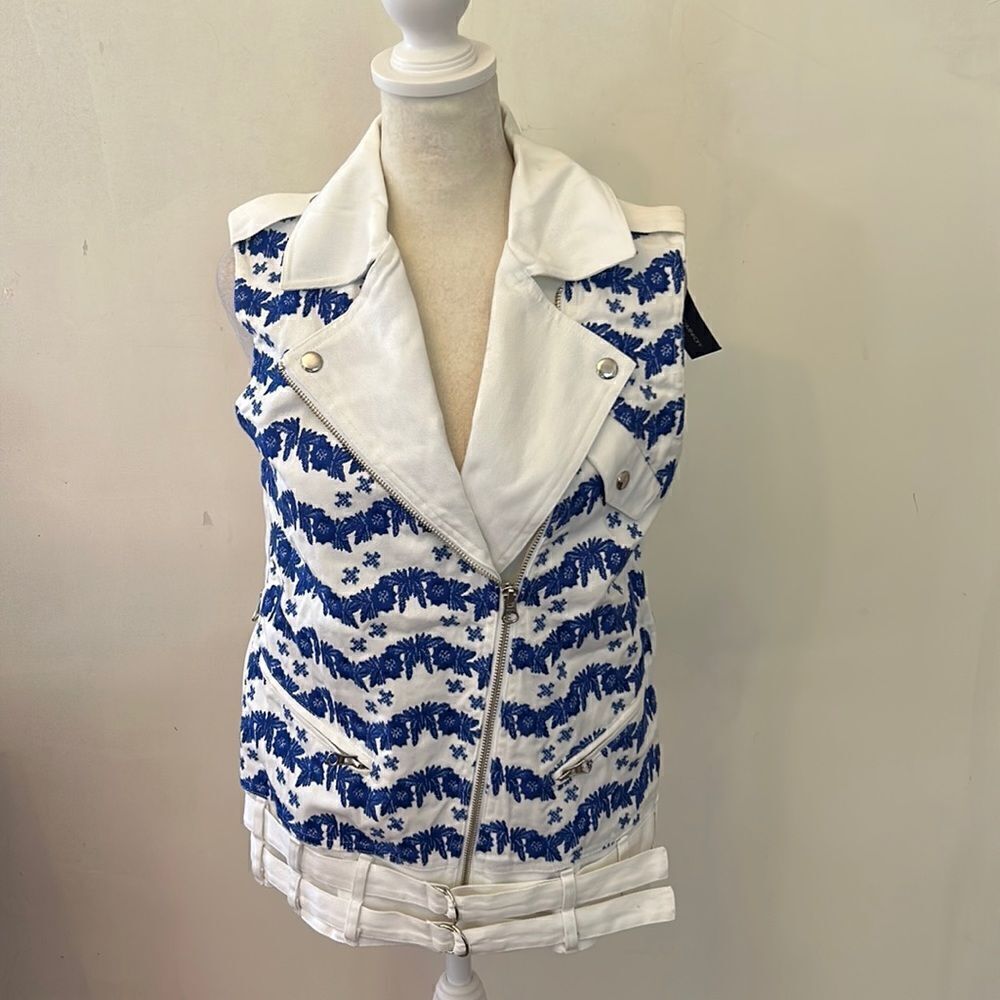 Rebecca Minkoff white denim sleeveless royal blue embroidered vest Size XS New